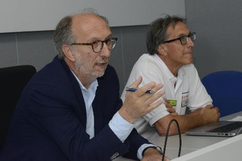 Il vicepresidente del Friuli Venezia Giulia Riccardo Riccardi con Vittorio Antonaglia, direttore della Sala operativa regionale emergenza sanitaria (Sores)
